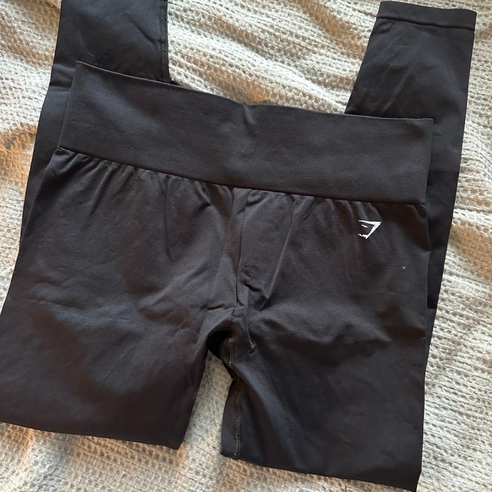 Black Gymshark leggings